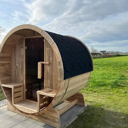 Bed & Breakfast De Landstreek 3*